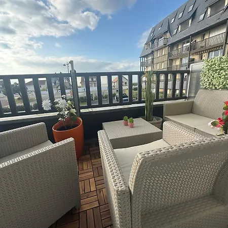 Sea-view Terrace Private Parking Sleeps 6