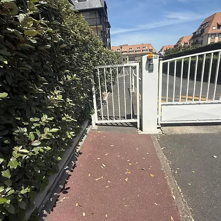 Sea-view Terrace Private Parking Sleeps 6