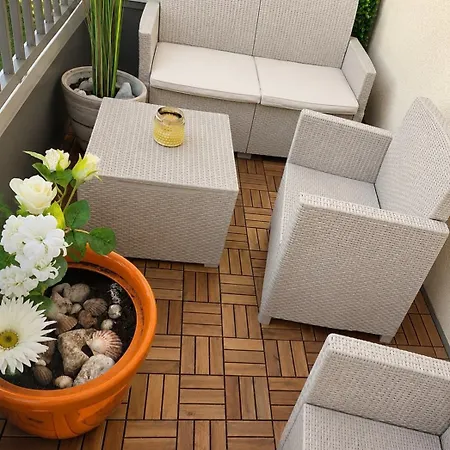 Sea-view Terrace Private Parking Sleeps 6 *